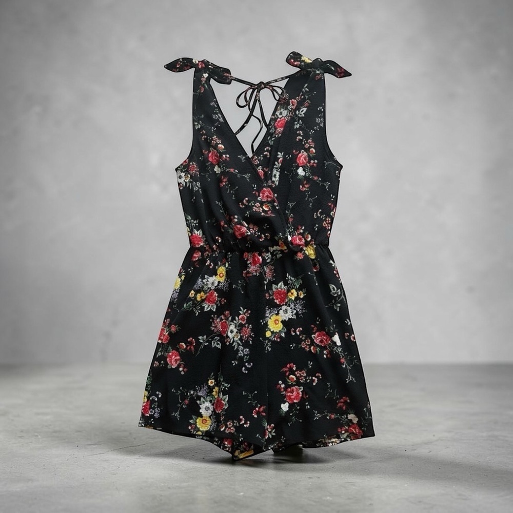 Trixxi Floral Meadow Romper – Women’s Size XS – Black & Pink Floral